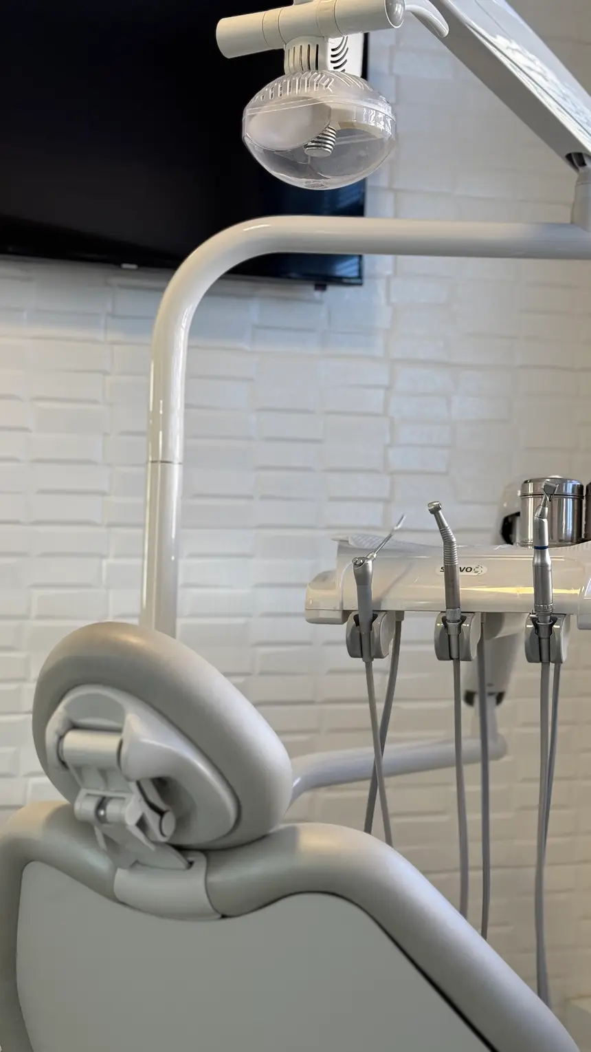 Consultório da Clínica Dentária União com equipamento moderno
